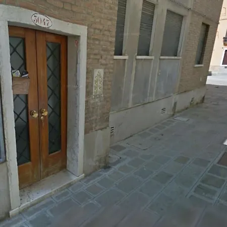 Casa Carla - Comodo In Cannaregio - 2 Private Apartment Venice